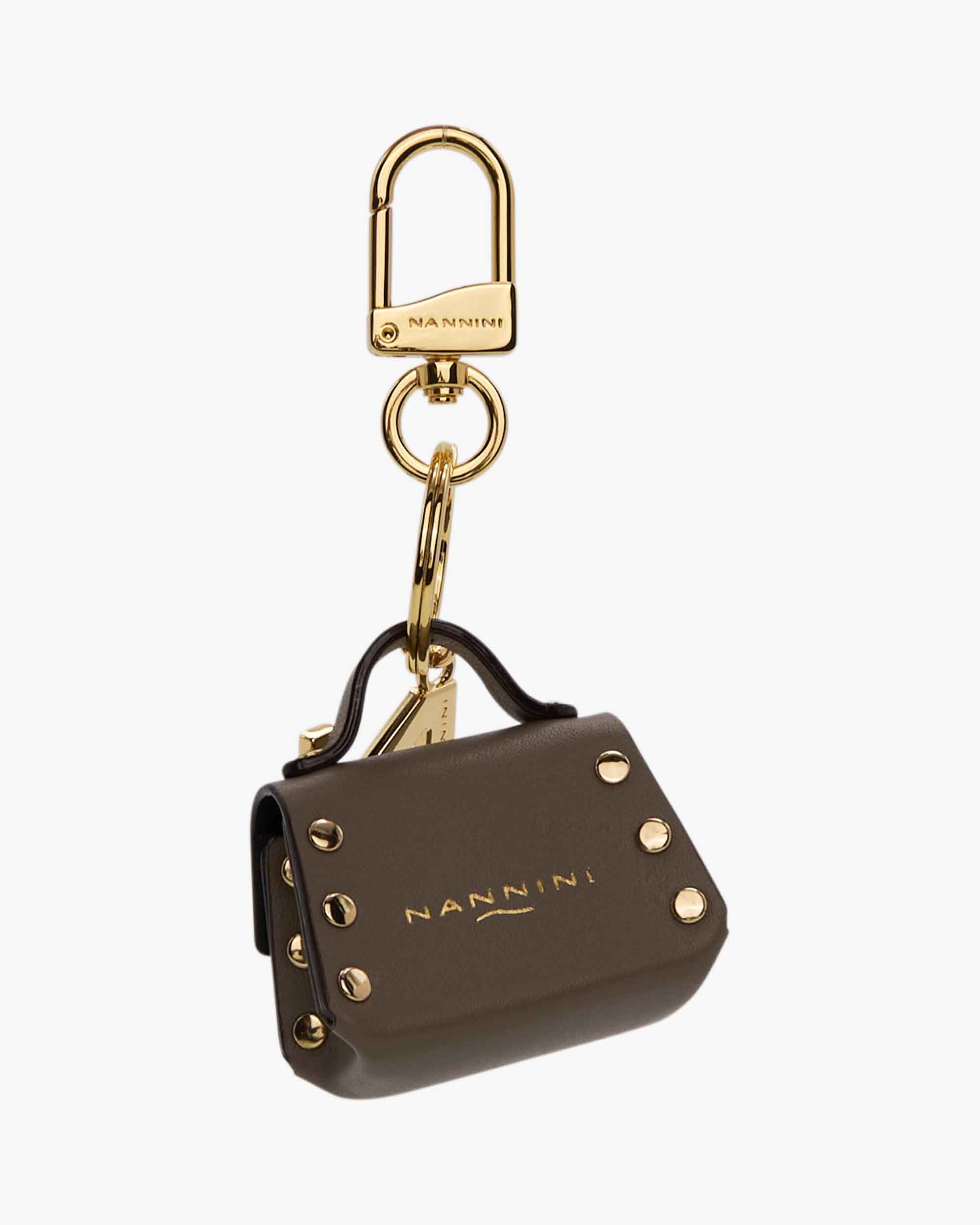 00035_132_2|76a4822fdef5ff276c089fbbe8688983