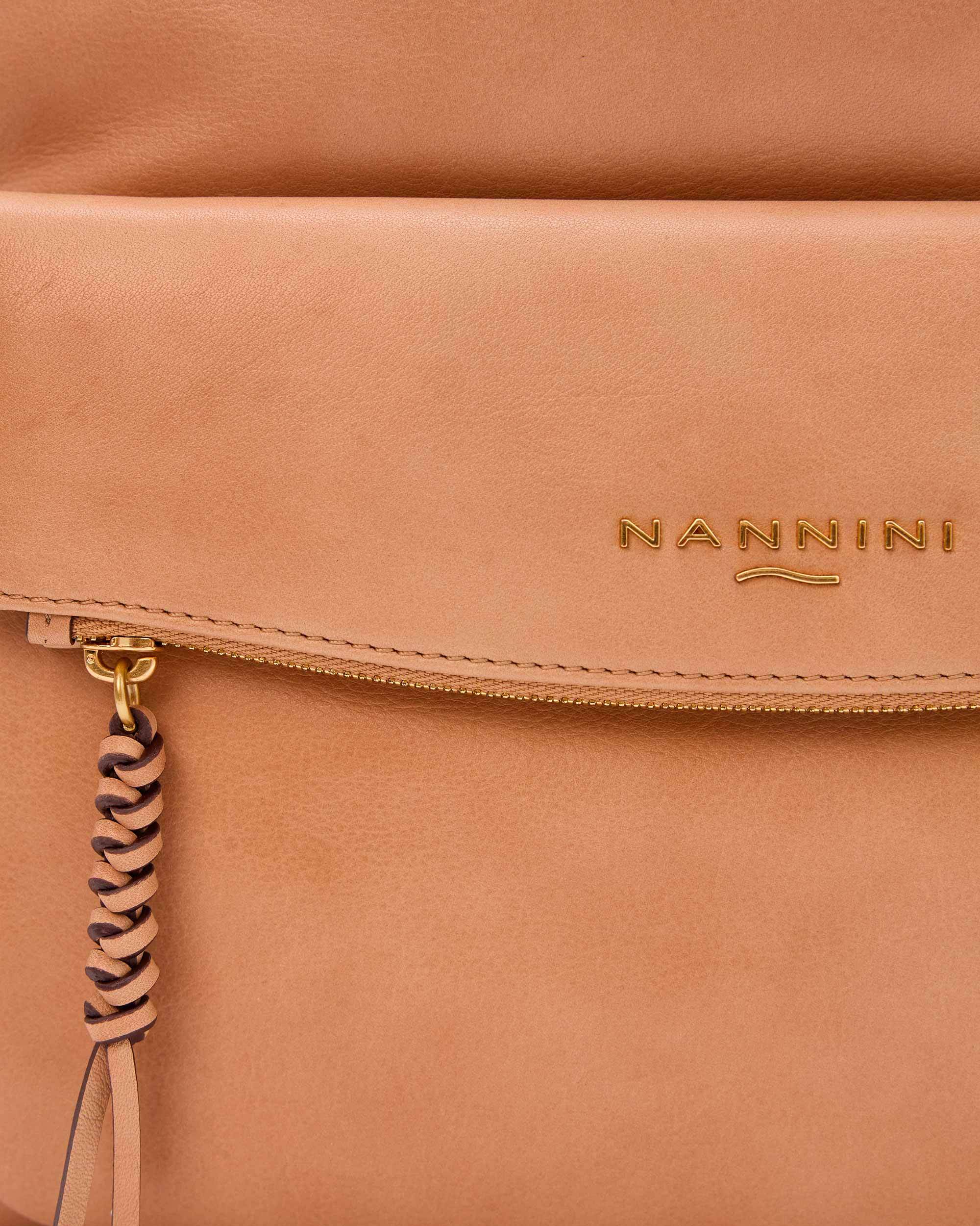 00052_141_4|e296bb369bbed2e5389adf364d8a513d