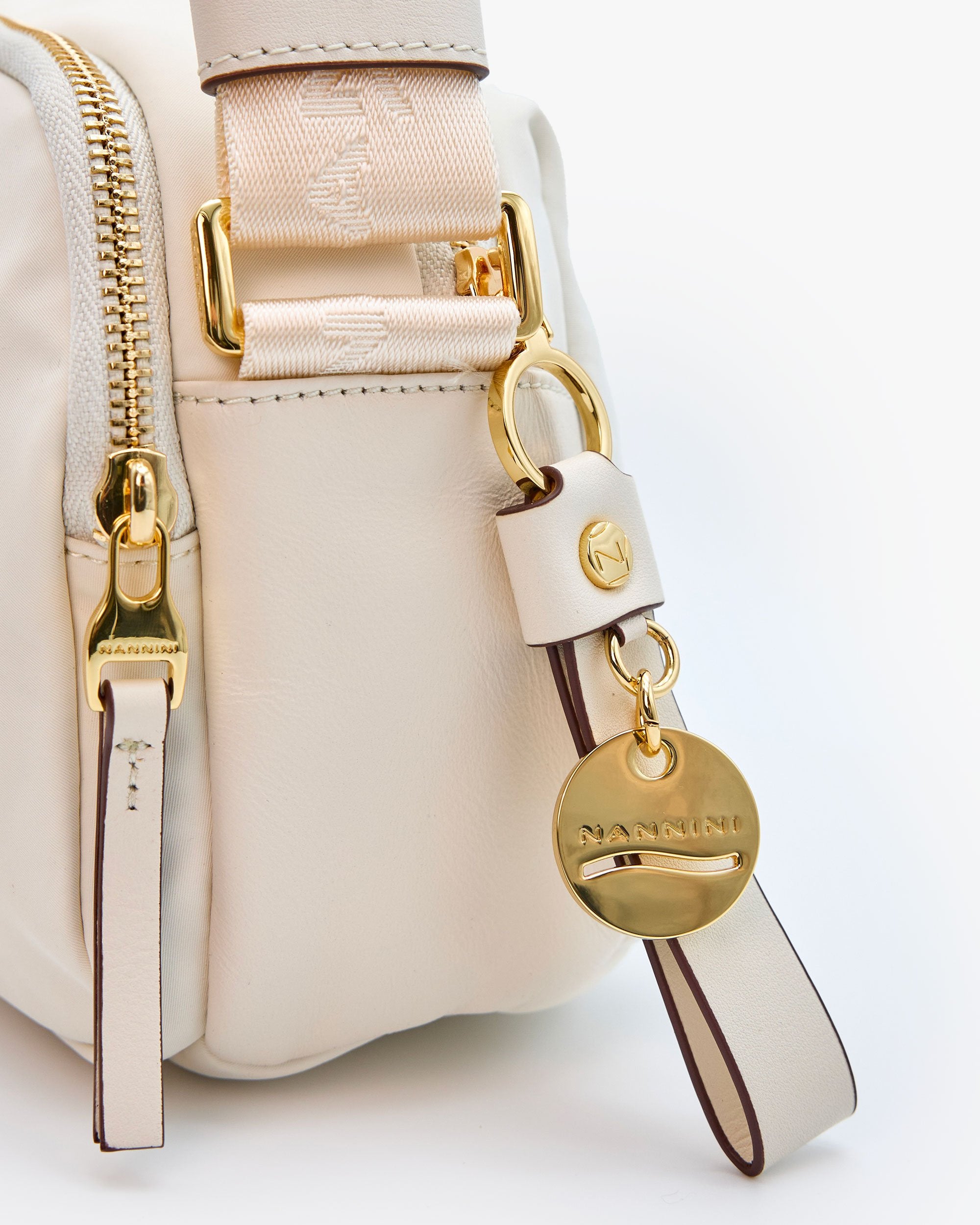 00083_273_4|5bc1dbc897dc229fe459b42a57fc25a9