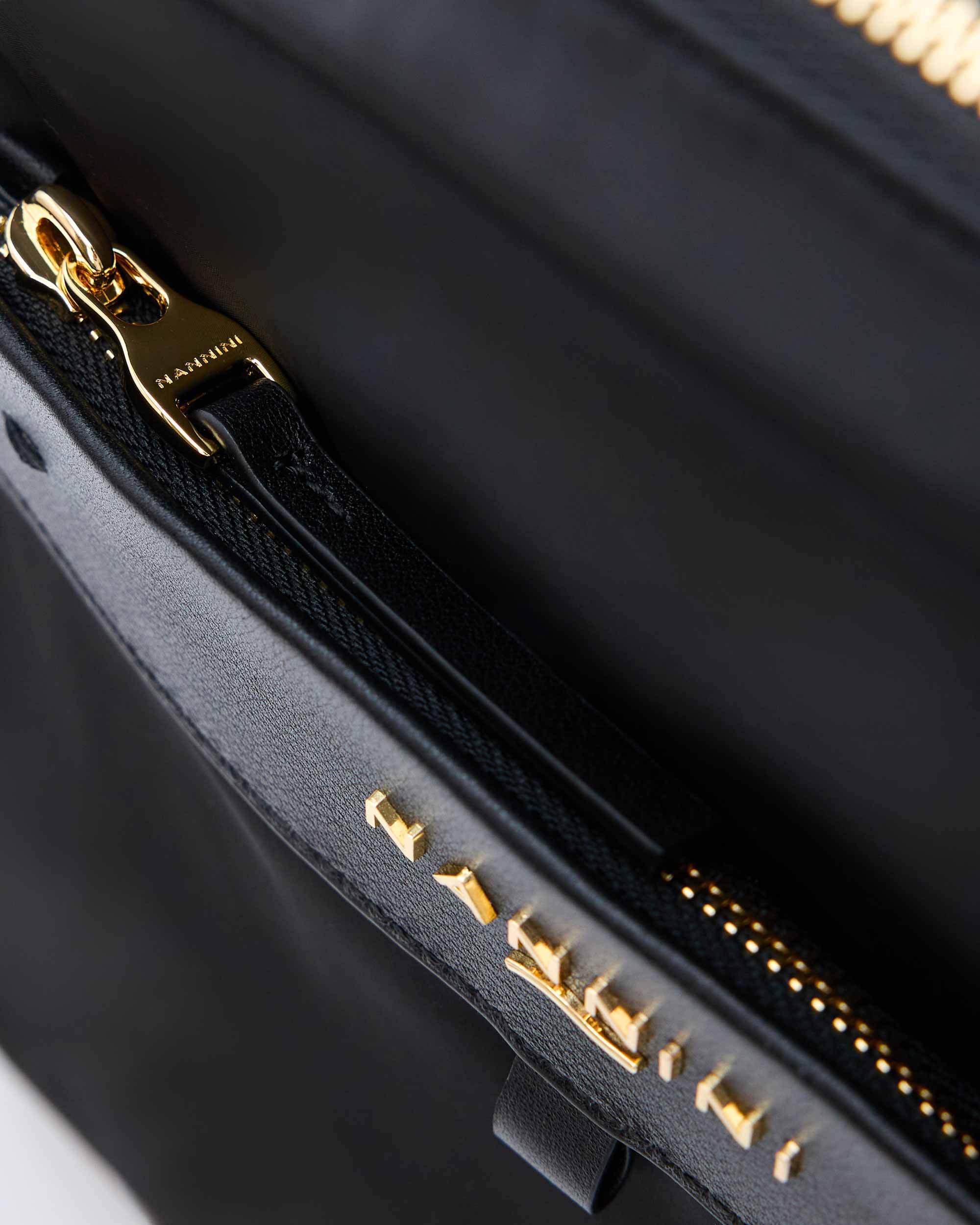 00110_24_5|7609a49160cd51921a079e4e9a29db10