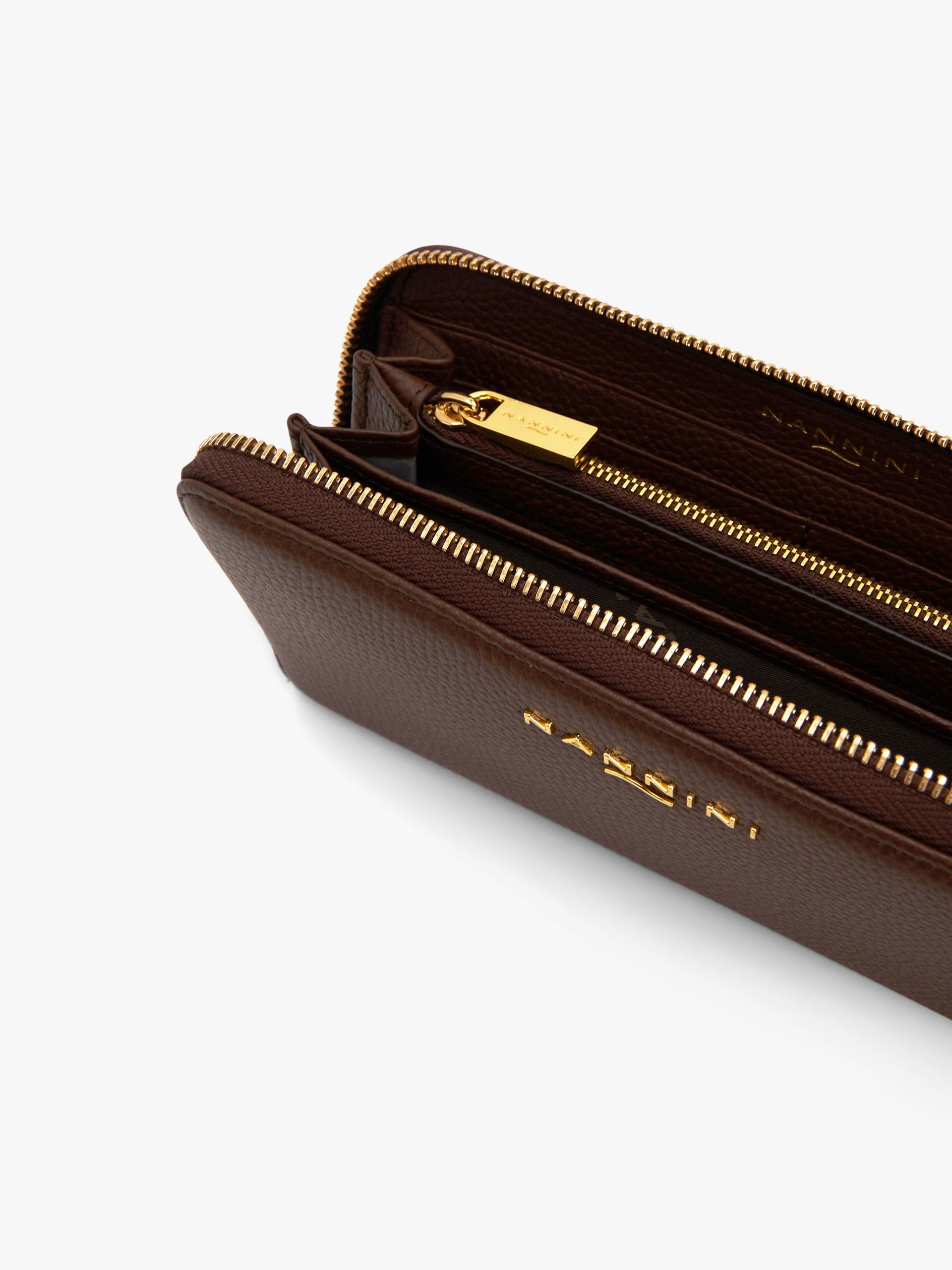 00031_99_4|d19c58406a8ee245a089bb6dc7c7e89a