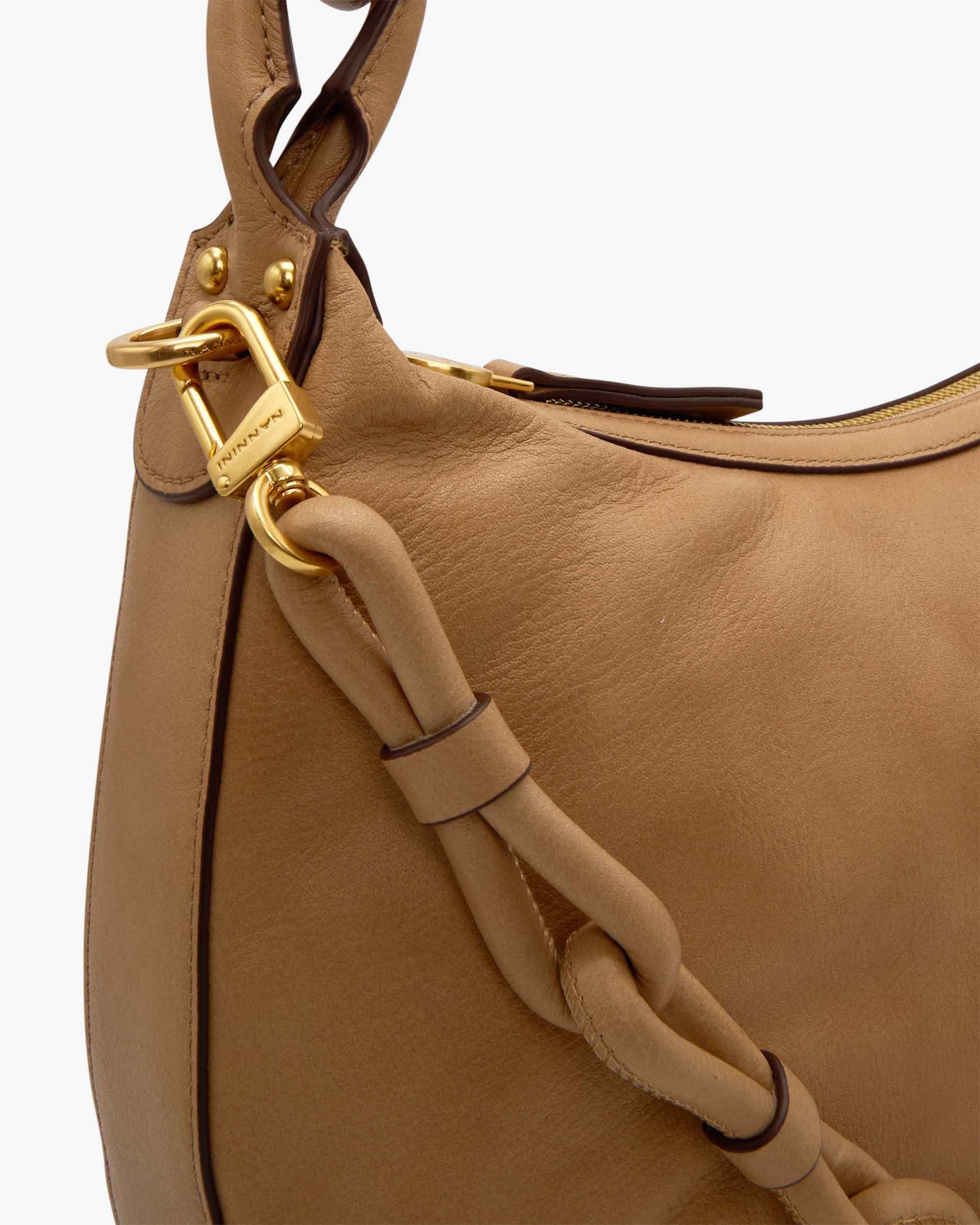 00056_141_4|2a7bff60bff503a5f8776e62ee240699