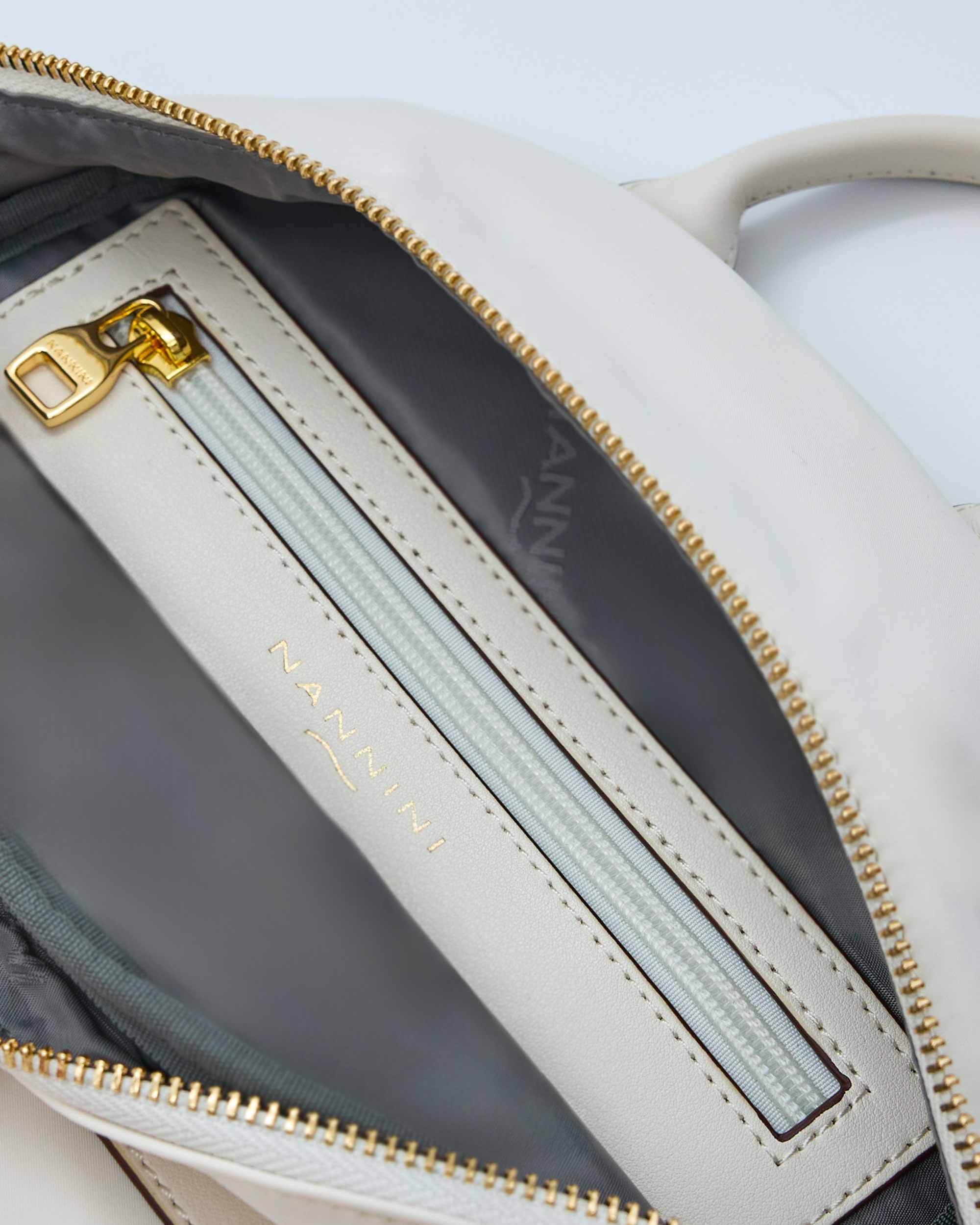 00110_272_5|8f0869e8bed4b792097e857409c5a4ff