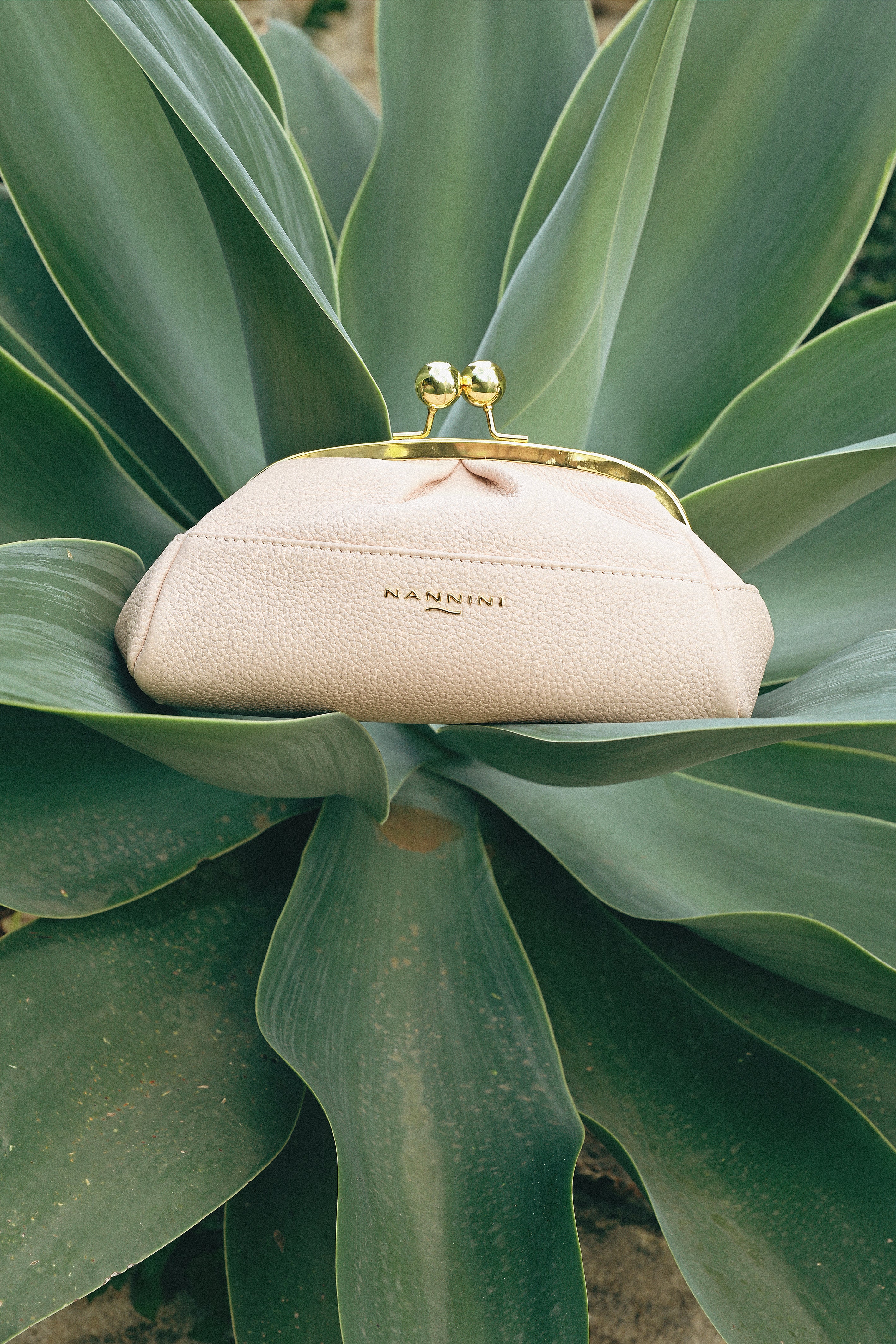 NANNINI borsa spalla donna pelle nero martellata fibbia oro